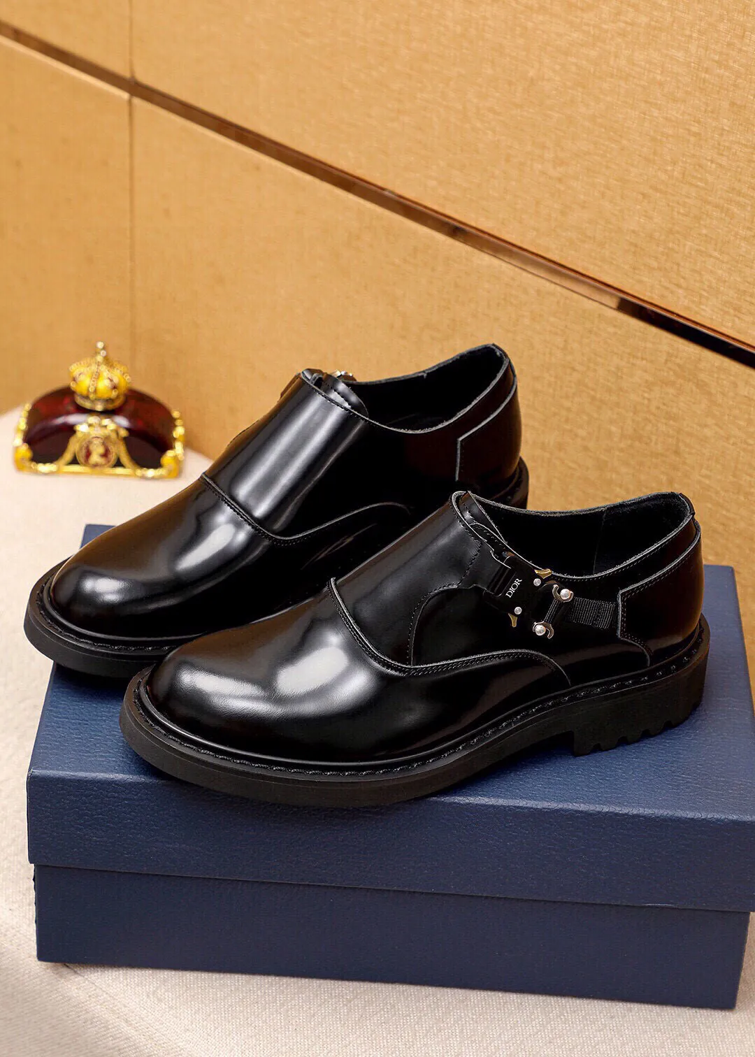 Men's men's shoes 💰600 💐"Dior" Dior 🇮🇹🇮🇹 counter synchronization Top purchasing agent 🔍🔍Men's 2⃣️0⃣️2⃣️5⃣️Business leather shoes Original open-edge beads imported from Italy, fully imported cow leather lining, sole: original T men's shoes 💰U outsole, exclusive movable molded sole, super comfortable, original factory follow-up goods, 🔍🔍high quality, can be entered and exited the counter at will, welcome to compare. Regular size 39-44 (customized at 38.45🉑️) 3 colors🉑️ to choose from